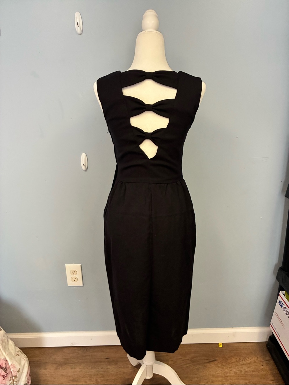 VTG Lanz Little Black Sleeveless Bow Cutout Midi Dress With Round Neck Size 10